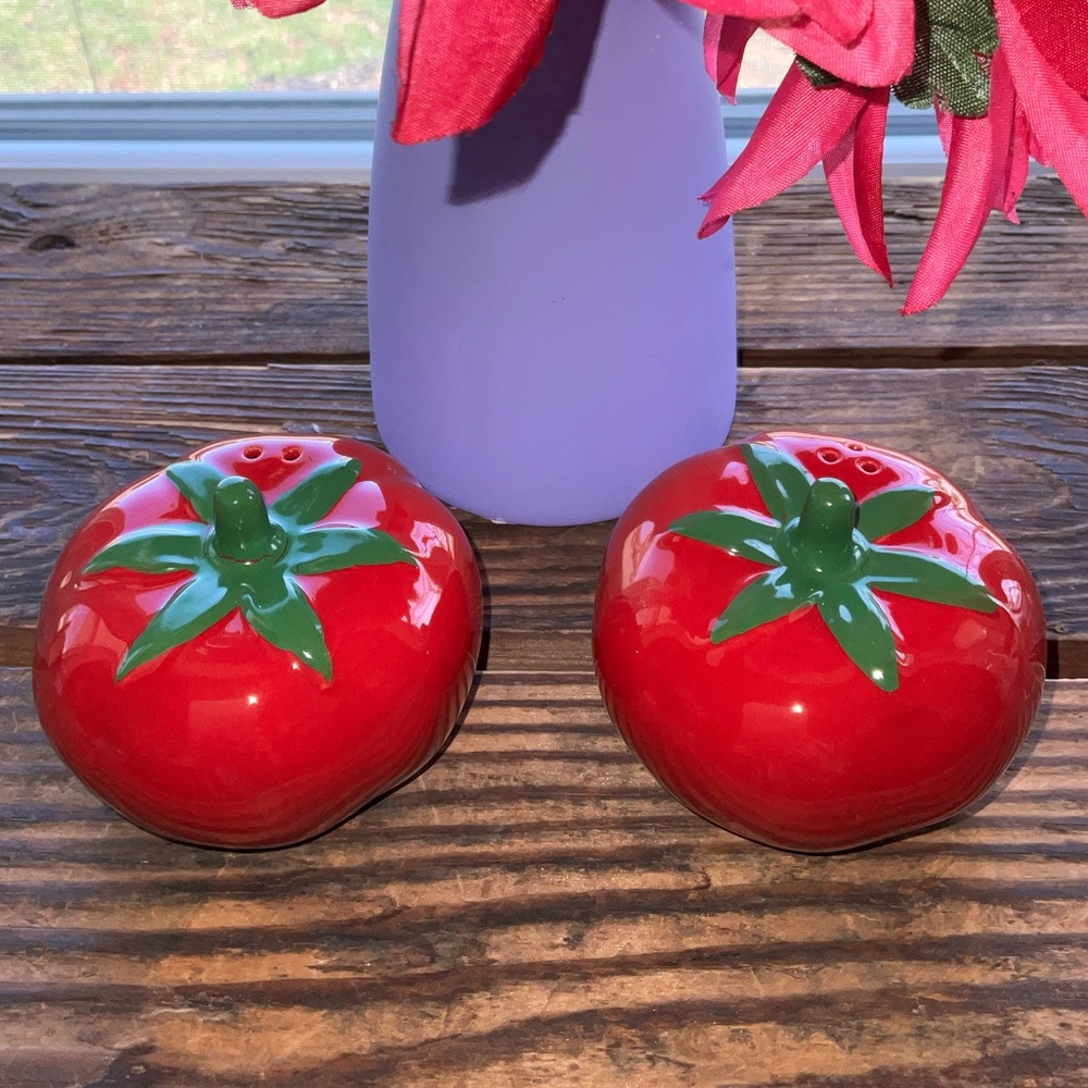 Tomato Shaped Salt and Pepper Shakers ~ New
